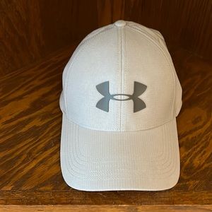 Under Armour Mens Baseball Hat. L/XL. New without Tags. Light Grey